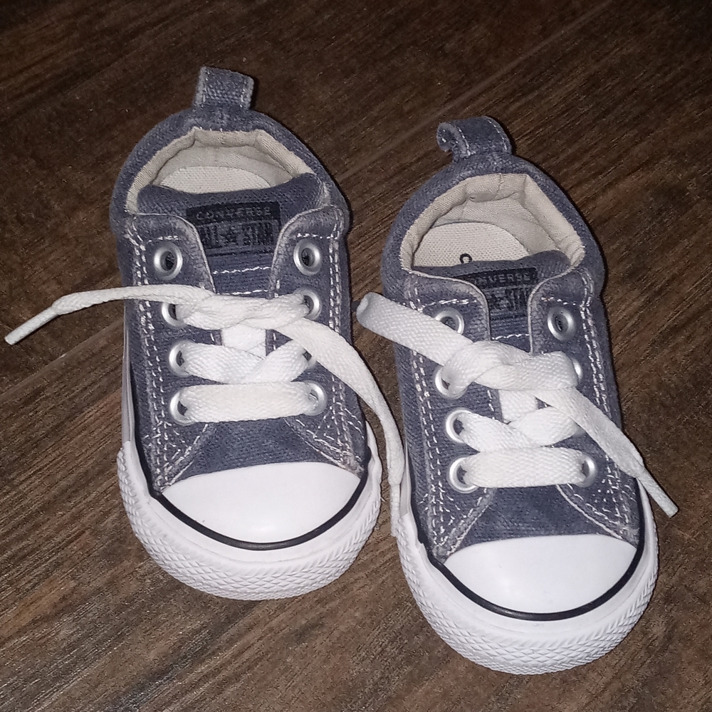 Converse toddler girls blue/white shoes size 5.
